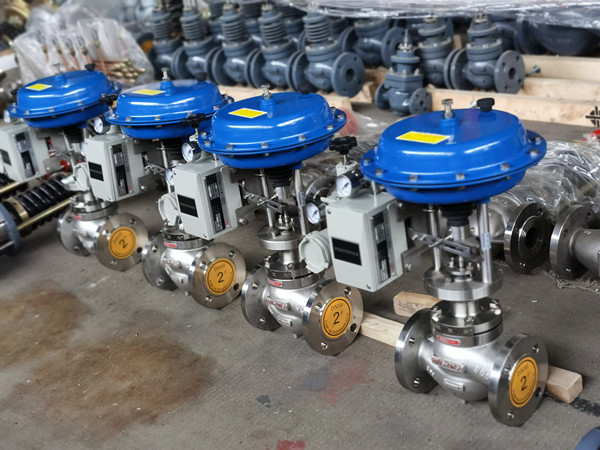 AKVP氣動薄（báo）膜頂部導向型（xíng）單座調節閥